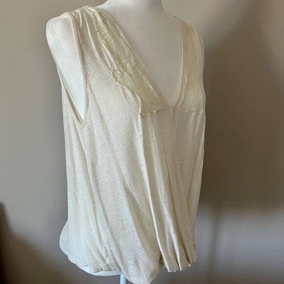 Lucky Brand Sleeveless Surplus Top with Shirttail Hem Cream L - Picture 7 of 7